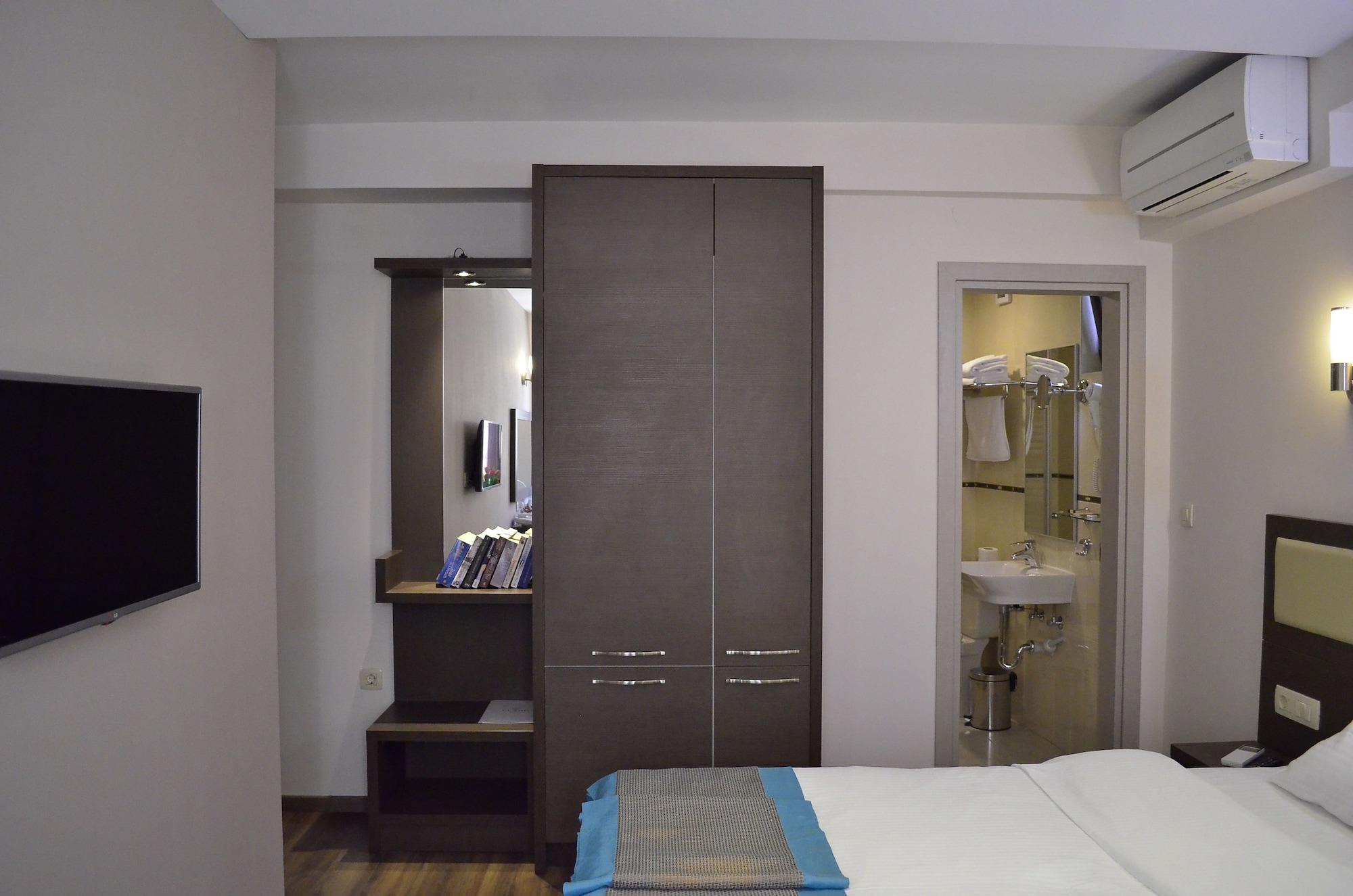 Hotel Vlaho Скопье Экстерьер фото
