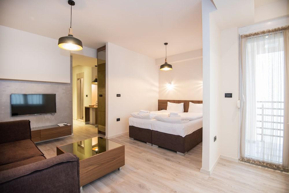 Hotel Vlaho Скопье Экстерьер фото
