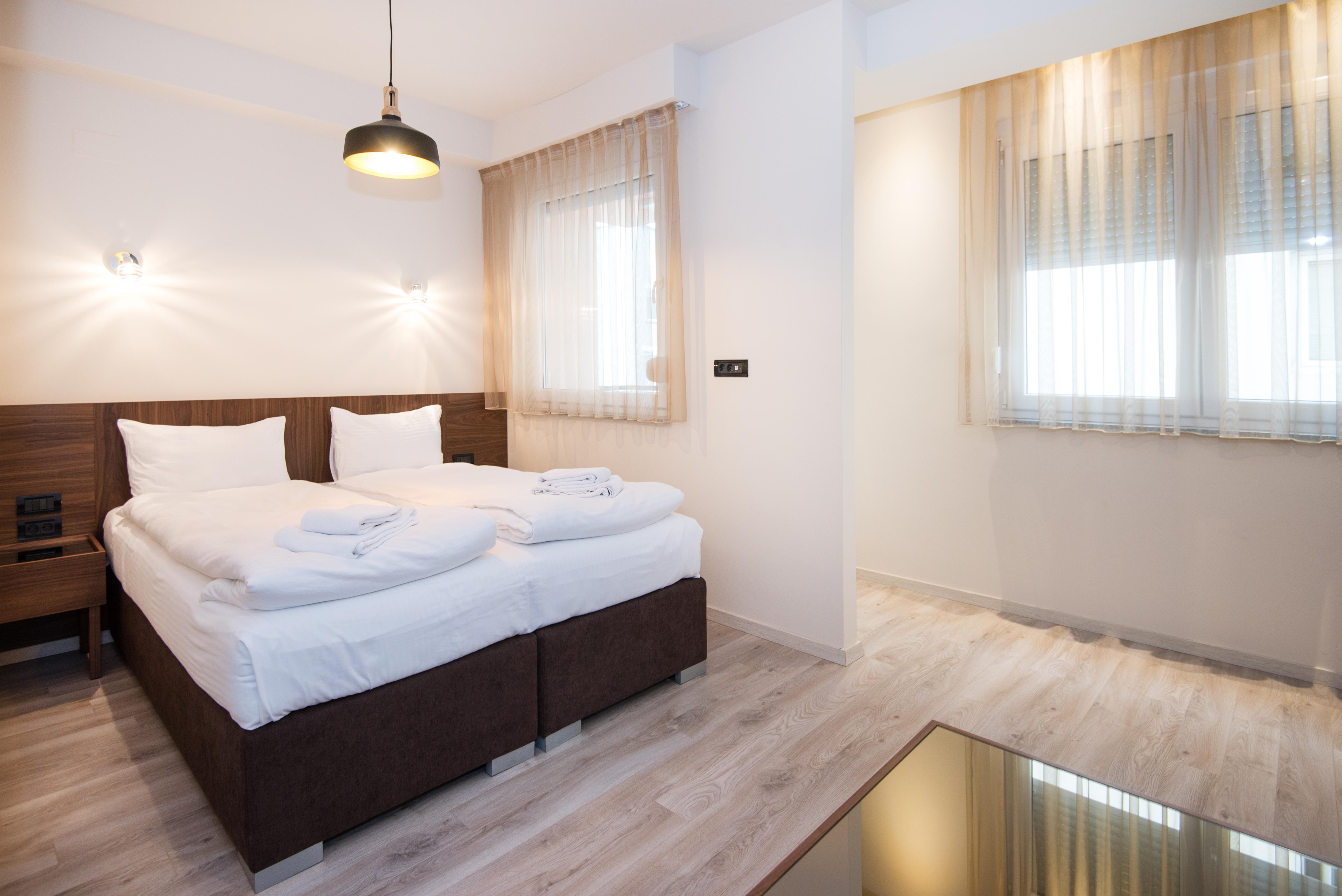 Hotel Vlaho Скопье Экстерьер фото