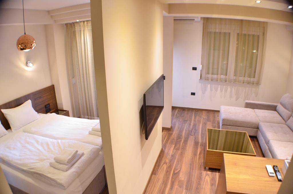 Hotel Vlaho Скопье Экстерьер фото