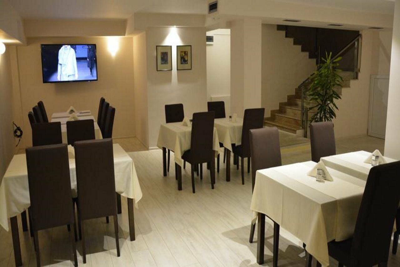 Hotel Vlaho Скопье Экстерьер фото