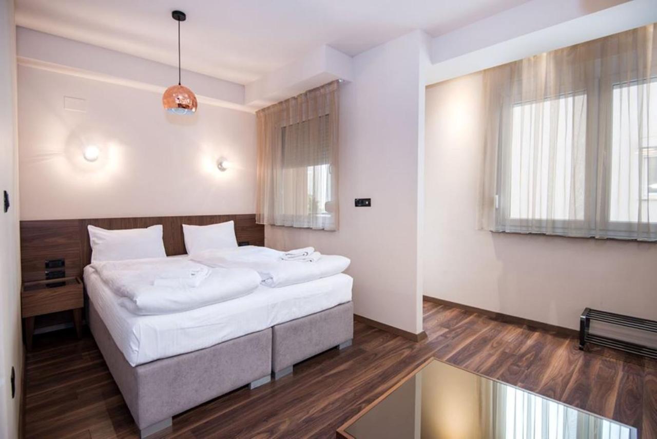 Hotel Vlaho Скопье Экстерьер фото