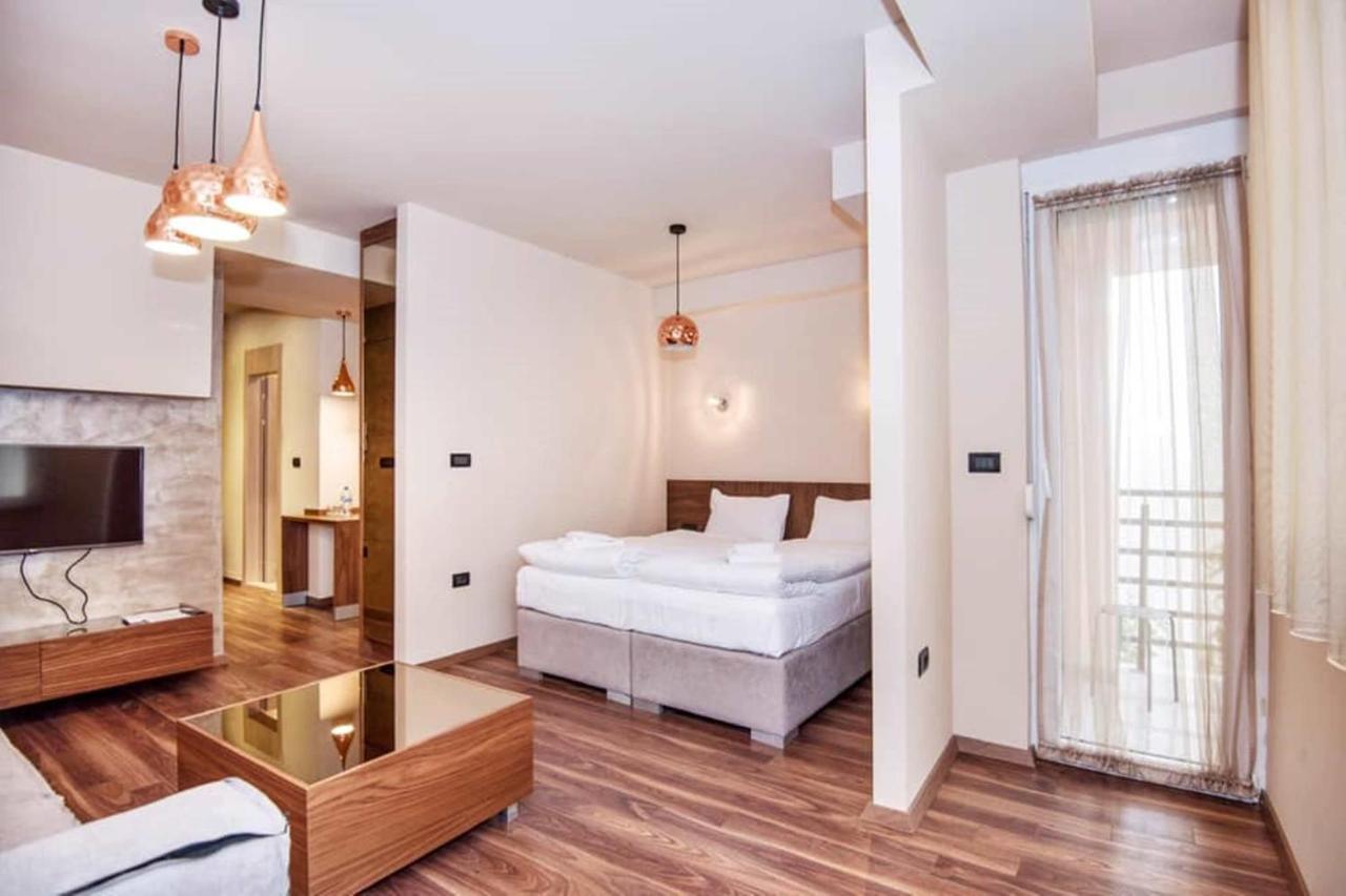 Hotel Vlaho Скопье Экстерьер фото