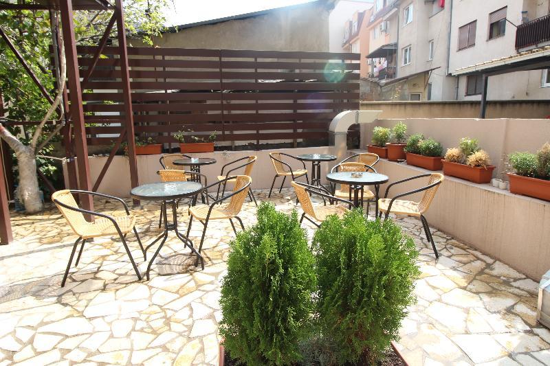 Hotel Vlaho Скопье Экстерьер фото
